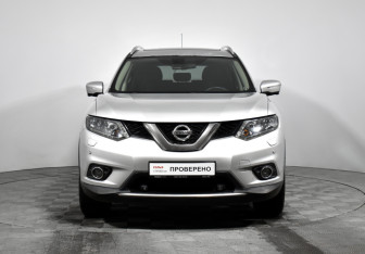 Подержанный автомобиль Nissan X-Trail 2015 года (2 фото)