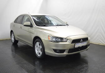 Подержанный автомобиль Mitsubishi Lancer Sedan 2008 года (3 фото)