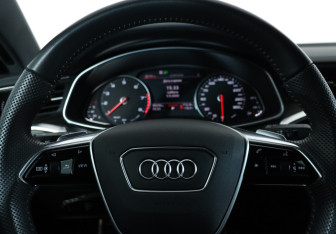 Подержанный автомобиль Audi A7 2019 года (21 фото)