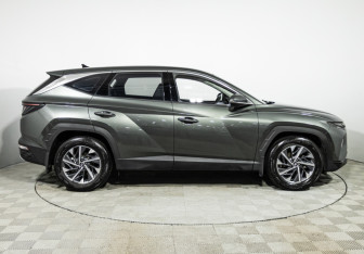 Подержанный автомобиль Hyundai Tucson 2022 года (4 фото)