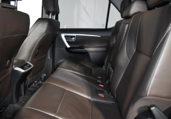 Подержанный автомобиль Toyota Fortuner 2018 года (12 фото)