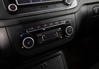 Подержанный автомобиль Volkswagen Tiguan 2011 года (17 фото)