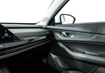 Подержанный автомобиль Changan UNI-K 2022 года (19 фото)