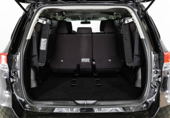 Подержанный автомобиль Toyota Fortuner 2018 года (25 фото)