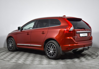 Подержанный автомобиль Volvo XC60 2015 года (7 фото)