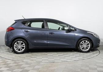 Подержанный автомобиль Kia Ceed Hatchback 2015 года (4 фото)