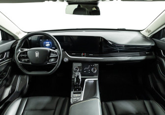 Подержанный автомобиль FAW Bestune B70 2023 года (13 фото)