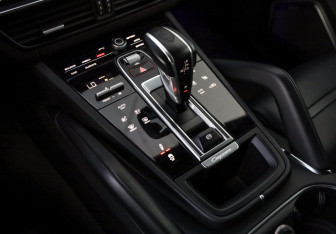 Подержанный автомобиль Porsche Cayenne 2019 года (24 фото)