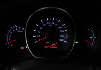 Подержанный автомобиль Kia Rio Sedan 2015 года (12 фото)