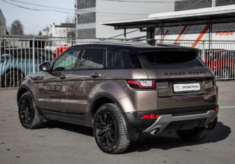 Подержанный автомобиль Land Rover Range Rover Evoque 2018 года (9 фото)
