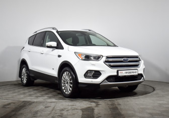 Подержанный автомобиль Ford Kuga 2016 года (3 фото)