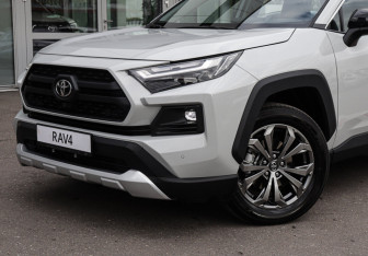 Новый Toyota RAV4 2025 (5 фото)