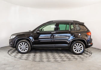Подержанный автомобиль Volkswagen Tiguan 2015 года (8 фото)
