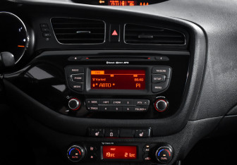 Подержанный автомобиль Kia Ceed Hatchback 2014 года (16 фото)