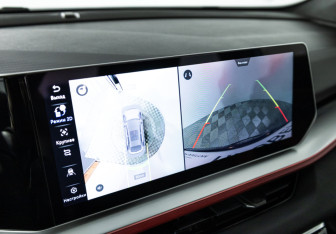 Подержанный автомобиль Geely Coolray 2024 года (15 фото)