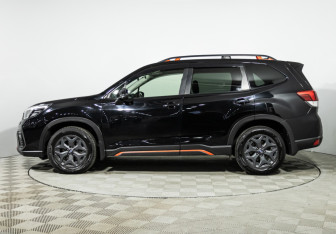 Подержанный автомобиль Subaru Forester Suv 2018 года (8 фото)