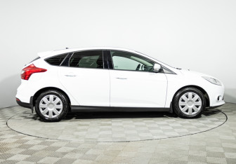 Подержанный автомобиль Ford Focus Hatchback 2012 года (4 фото)
