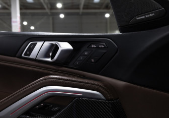 Подержанный автомобиль BMW X6 2020 года (27 фото)