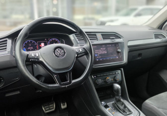 Подержанный автомобиль Volkswagen Tiguan 2019 года (17 фото)