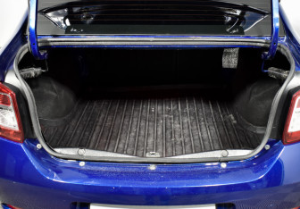 Подержанный автомобиль Renault Logan Sedan 2014 года (15 фото)