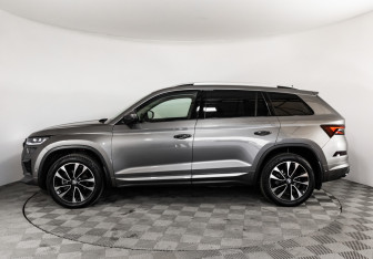 Подержанный автомобиль Skoda Kodiaq 2023 года (9 фото)