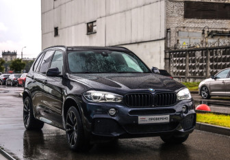 Подержанный автомобиль BMW X5 2016 года (5 фото)