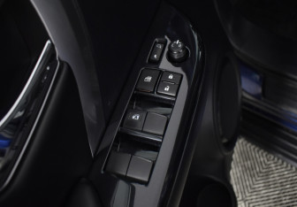 Подержанный автомобиль Toyota Fortuner 2021 года (14 фото)