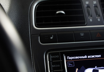 Подержанный автомобиль Volkswagen Polo Sedan 2019 года (13 фото)