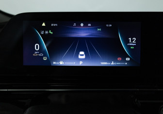 Подержанный автомобиль Omoda C5 2023 года (12 фото)