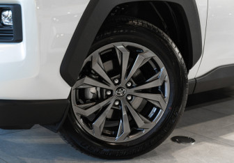 Новый Toyota RAV4 2025 (11 фото)