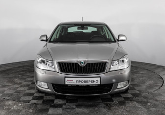 Подержанный автомобиль Skoda Octavia Liftback 2012 года (2 фото)