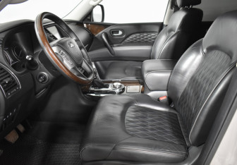 Подержанный автомобиль Infiniti QX80 2019 года (10 фото)