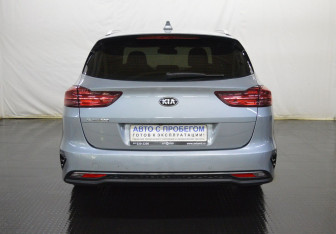 Подержанный автомобиль Kia Ceed Wagon 2019 года (6 фото)