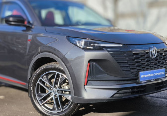 Подержанный автомобиль Changan UNI-S 2024 года (8 фото)