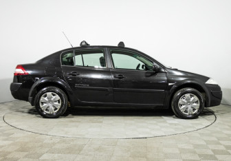 Подержанный автомобиль Renault Megane Sedan 2008 года (4 фото)