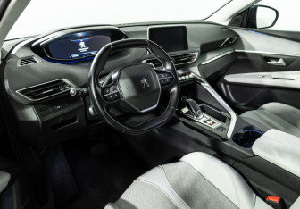 Подержанный автомобиль Peugeot 5008 Suv 2018 года (11 фото)