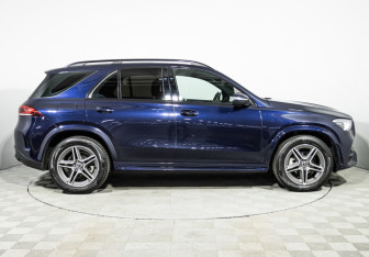 Подержанный автомобиль Mercedes-Benz GLE 2021 года (4 фото)
