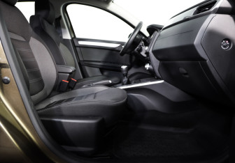 Подержанный автомобиль Renault Arkana 2021 года (21 фото)