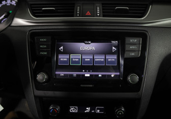 Подержанный автомобиль Skoda Rapid Liftback 2018 года (14 фото)
