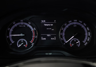 Подержанный автомобиль Skoda Karoq 2021 года (12 фото)