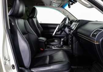 Подержанный автомобиль Toyota Land Cruiser Prado 2021 года (25 фото)