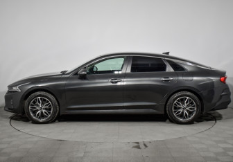 Подержанный автомобиль Kia K5 2022 года (8 фото)