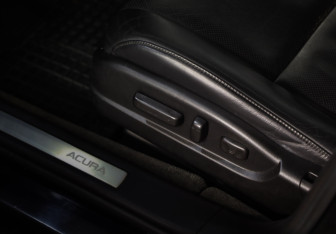 Подержанный автомобиль Acura TLX 2014 года (25 фото)