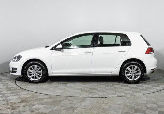 Подержанный автомобиль Volkswagen Golf Hatchback 2013 года (8 фото)
