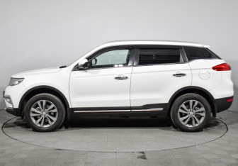 Подержанный автомобиль Geely Atlas 2020 года (8 фото)