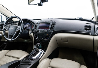 Подержанный автомобиль Opel Insignia Wagon 2014 года (9 фото)