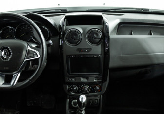 Подержанный автомобиль Renault Duster 2019 года (14 фото)