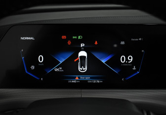 Подержанный автомобиль Changan UNI-T 2023 года (23 фото)