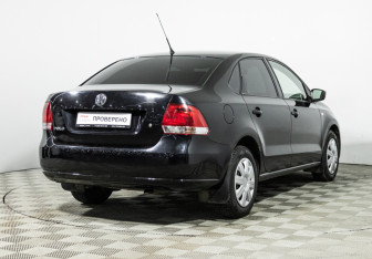 Подержанный автомобиль Volkswagen Polo Sedan 2012 года (5 фото)