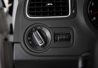 Подержанный автомобиль Volkswagen Polo Hatchback 2012 года (16 фото)
